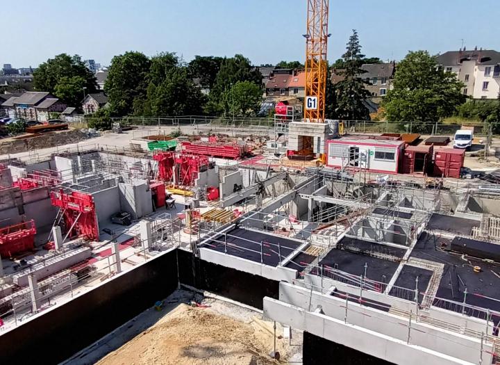 Mai 2023 - Terrassement-Fondations-Parois du sous-sol achevées - Plancher du RDC : en cours